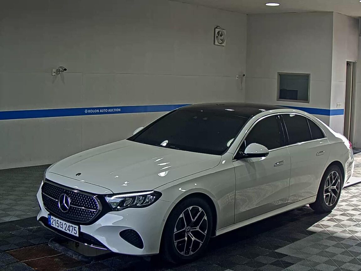 MERCEDES-BENZ E-CLASS (6TH GEN) E200 AVANTGARDE 2025 - zdjęcie 2