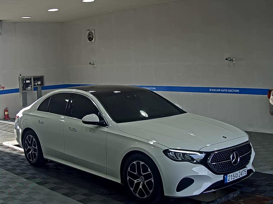 MERCEDES-BENZ E-CLASS (6TH GEN) E200 AVANTGARDE 2025 - zdjęcie 3