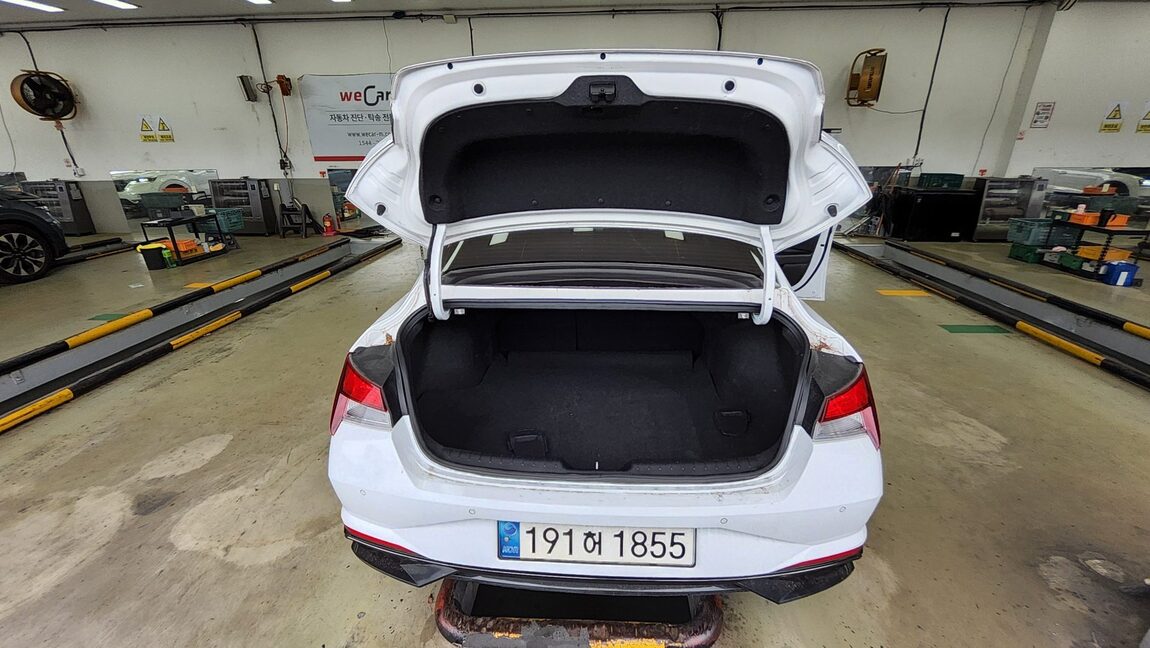 HYUNDAI AVANTE (CN7) 1.6 GASOLINE MODERN 2023 - zdjęcie 15