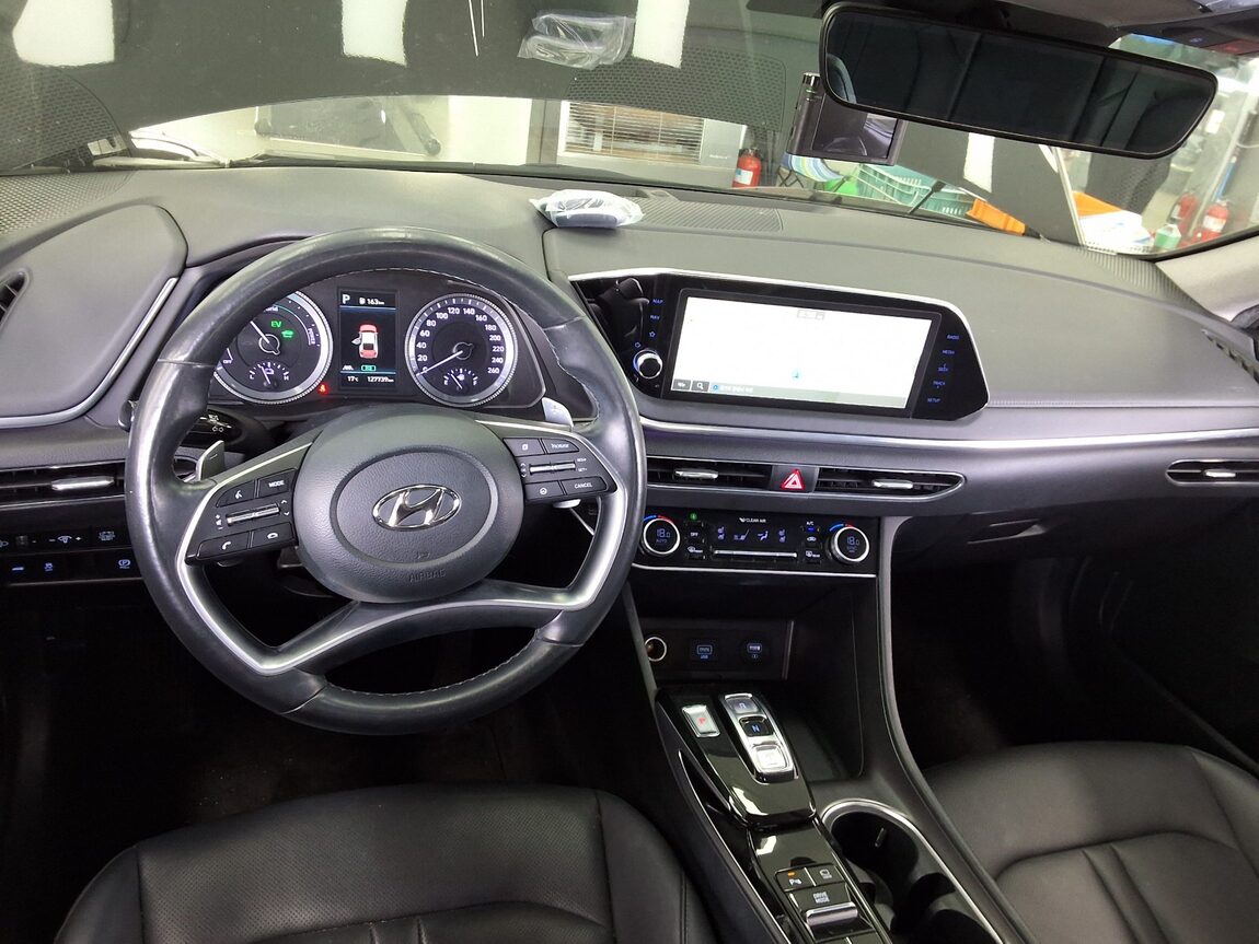 HYUNDAI SONATA (DN8) HYBRID 2.0 HEV PREMIUM PLUS 2022 - zdjęcie 11