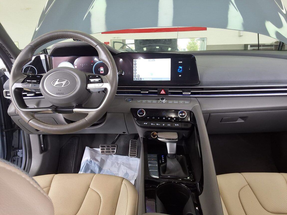 HYUNDAI THE NEW AVANTE (CN7) GASOLINE 1.6 INSPIRATION 2024 - zdjęcie 11