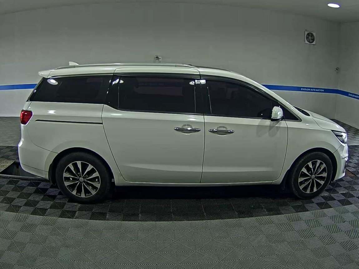 KIA ALL NEW CARNIVAL 9-SEATER DIESEL LUXURY 2018 - zdjęcie 4