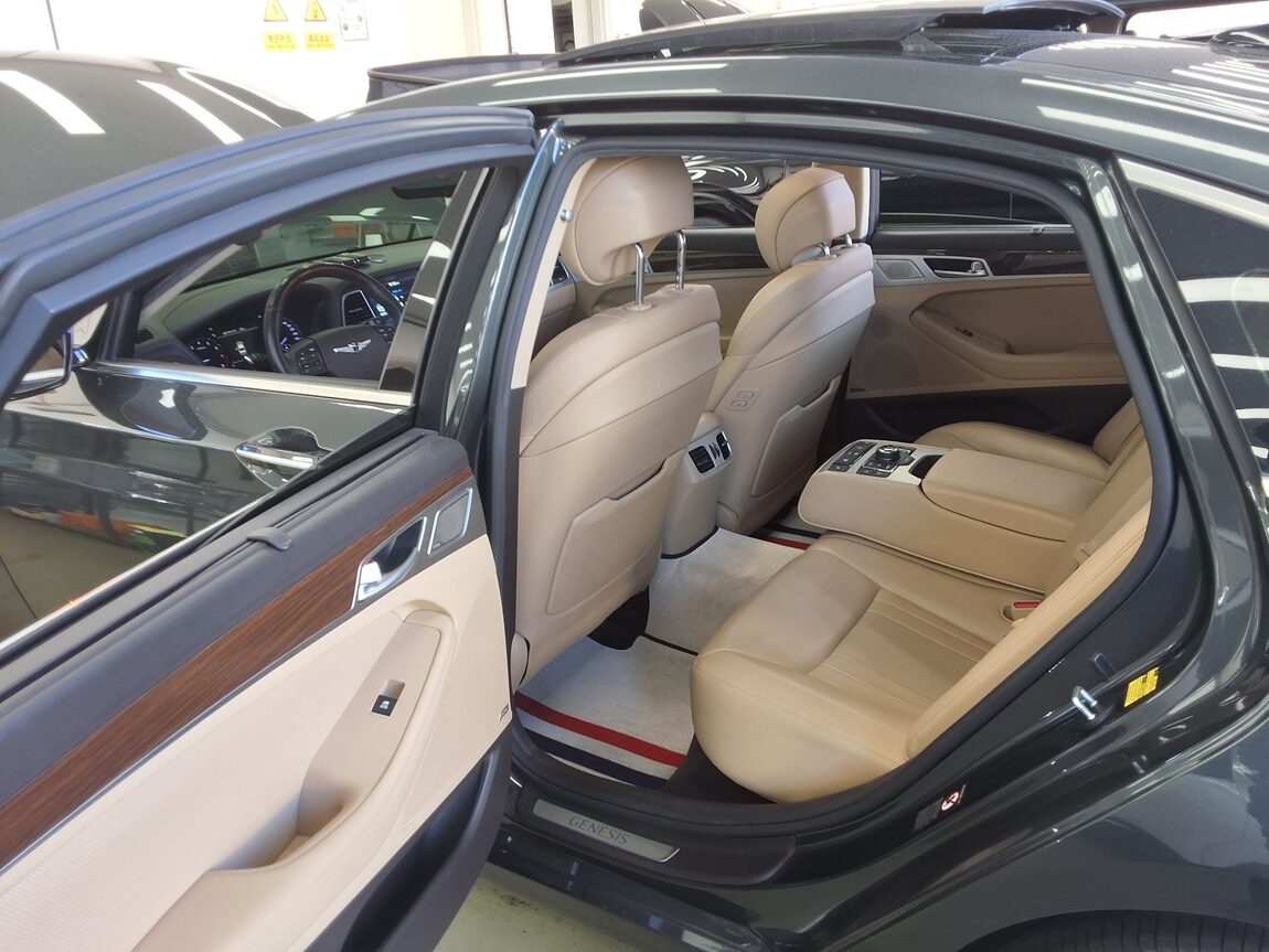 GENESIS G80 3.3 GDi AWD PRESTIGE 2018 - zdjęcie 12