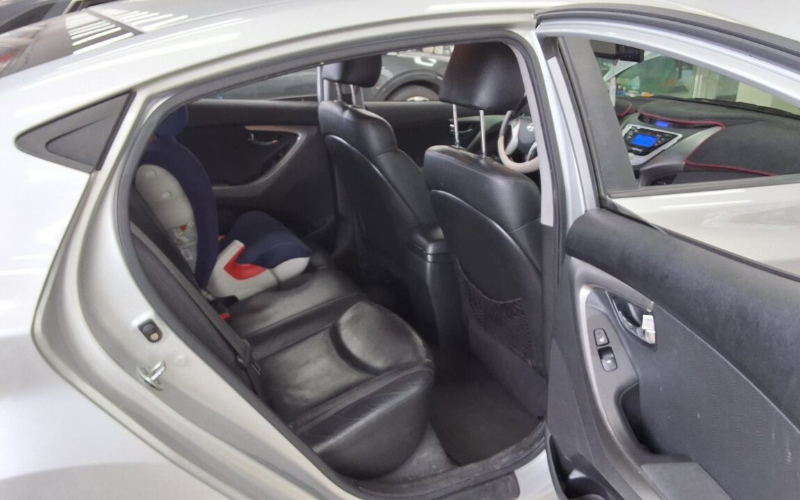 HYUNDAI AVANTE MD M16 GDi PREMIER 2012 - zdjęcie 13