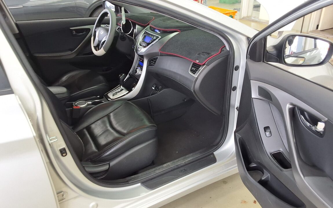 HYUNDAI AVANTE MD M16 GDi PREMIER 2012 - zdjęcie 14