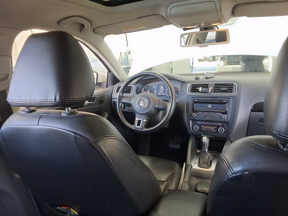 VOLKSWAGEN JETTA (6TH GEN) 2.0 TDI 2012 - zdjęcie 11
