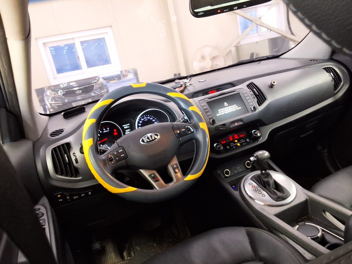 KIA THE NEW SPORTAGE R DIESEL R2.0 2WD PRESTIGE 2015 - zdjęcie 12