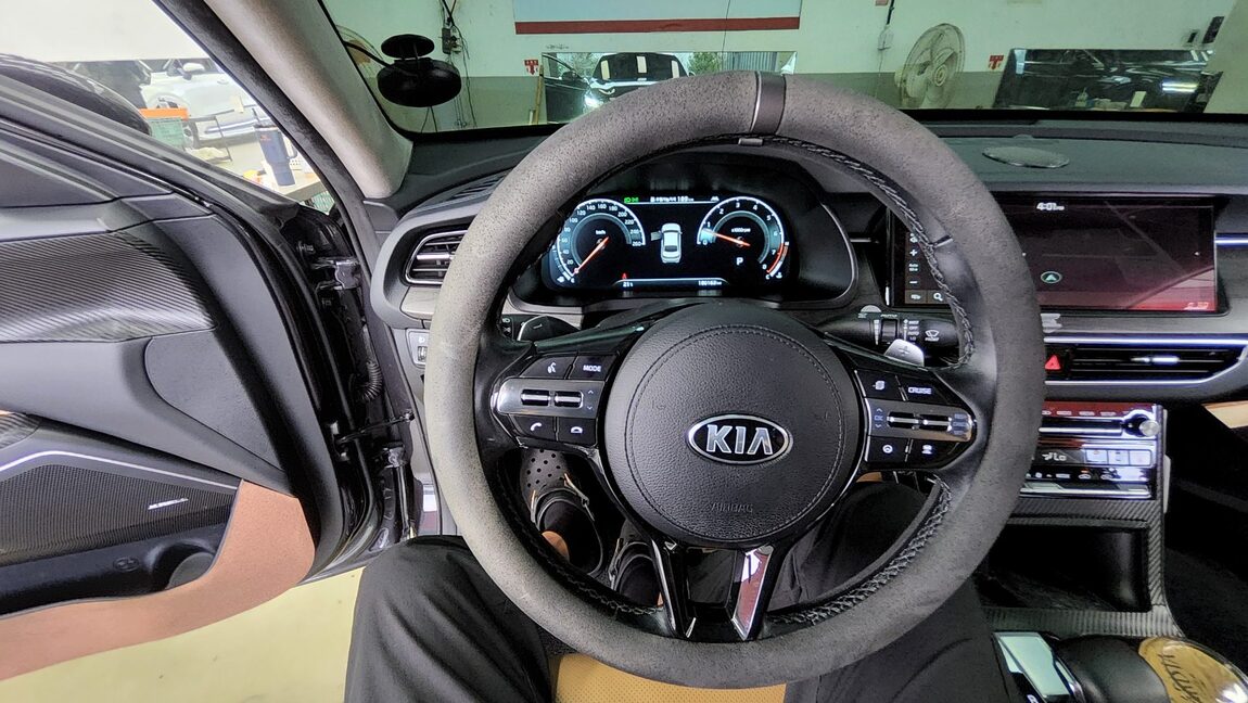 KIA K7 PREMIER 3.0 GDi SIGNATURE 2020 - zdjęcie 17