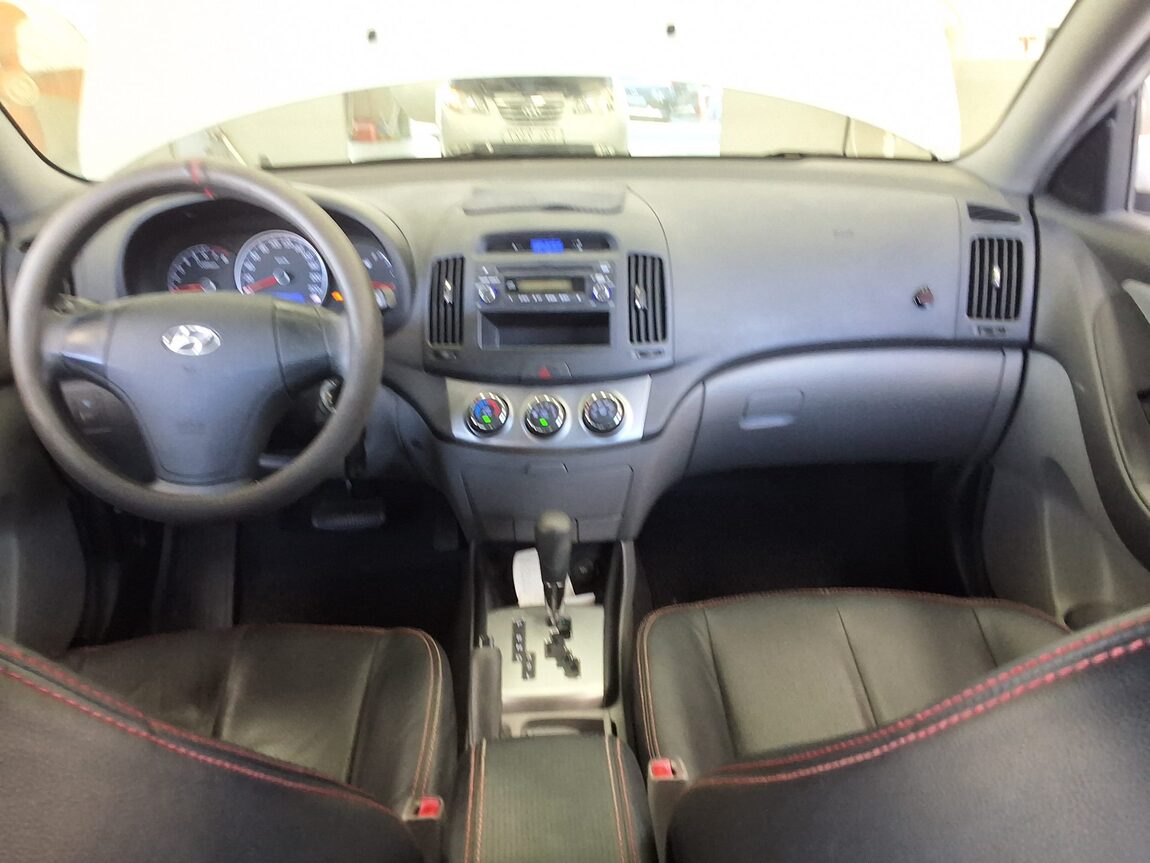 HYUNDAI AVANTE HD 1.6 VVT E16 DELUXE 2010 - zdjęcie 11