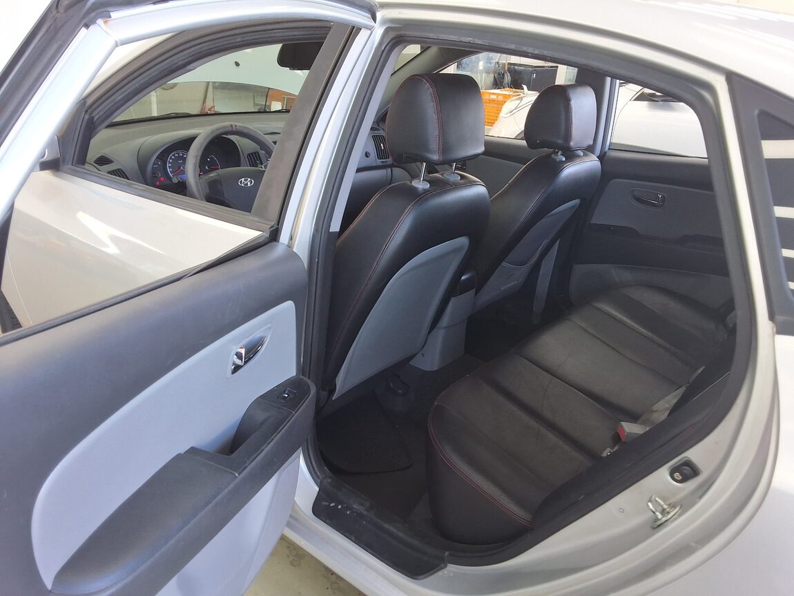 HYUNDAI AVANTE HD 1.6 VVT E16 DELUXE 2010 - zdjęcie 12