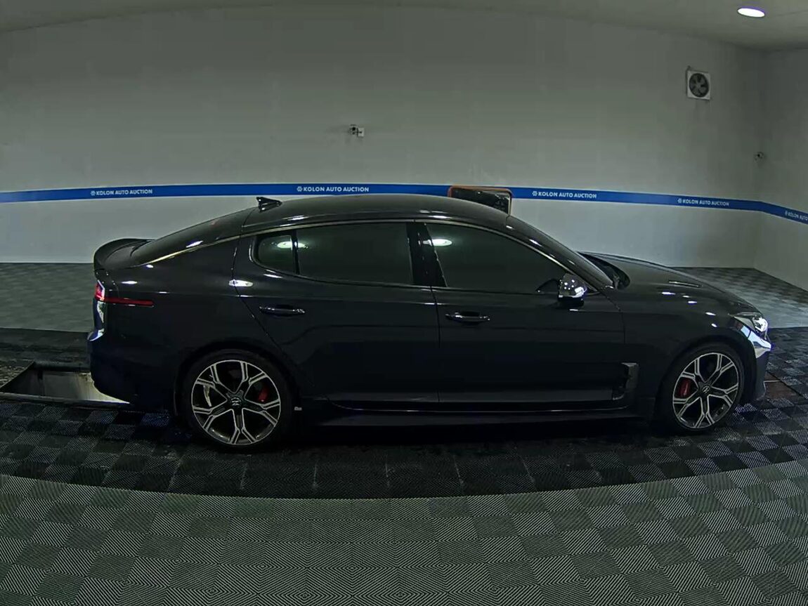 KIA STINGER 2.0 TURBO PLATINUM 2018 - zdjęcie 4