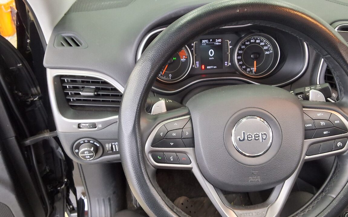 JEEP CHEROKEE (KL) 2.4 AWD LONGITUDE 2019 - zdjęcie 17