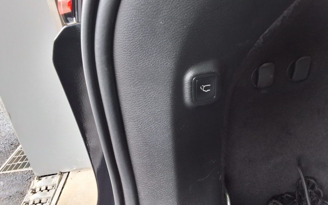 JEEP CHEROKEE (KL) 2.4 AWD LONGITUDE 2019 - zdjęcie 22