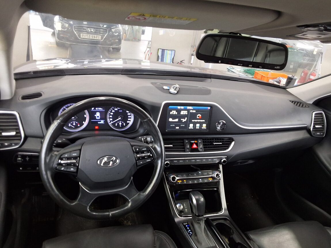 HYUNDAI GRANDEUR IG 2.2 DIESEL MODERN 2019 - zdjęcie 11