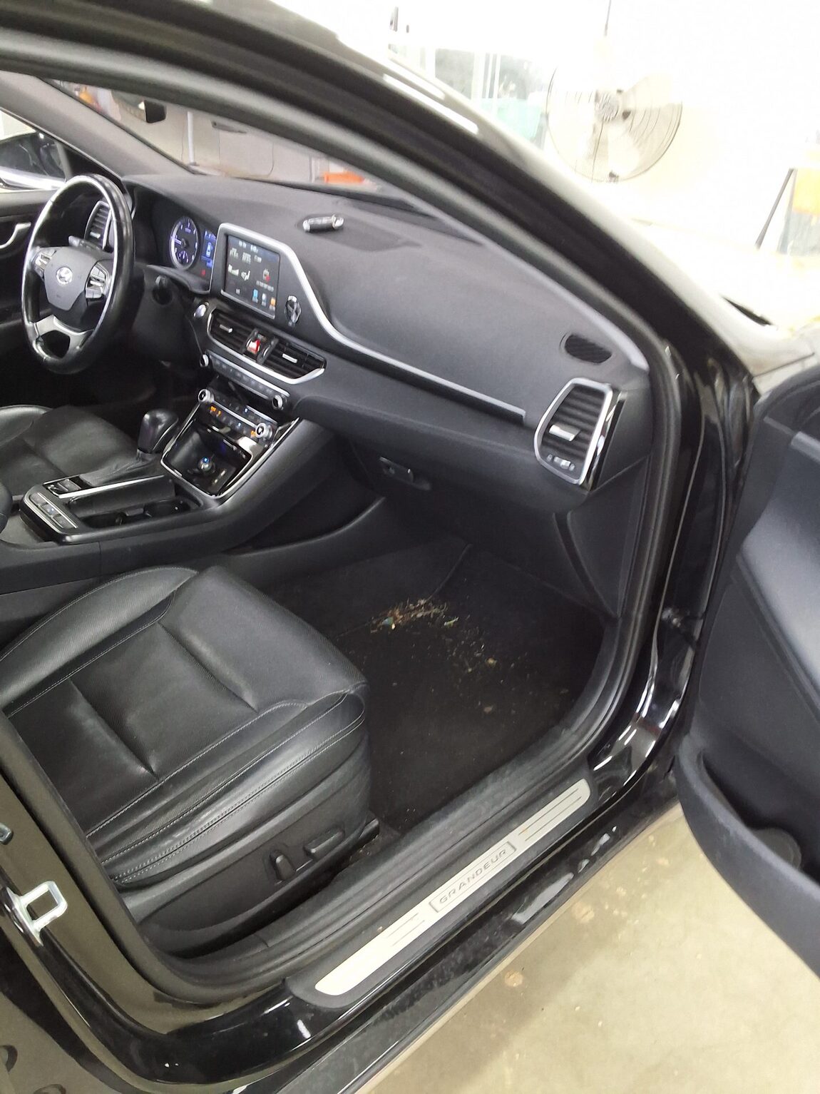 HYUNDAI GRANDEUR IG 2.2 DIESEL MODERN 2019 - zdjęcie 14