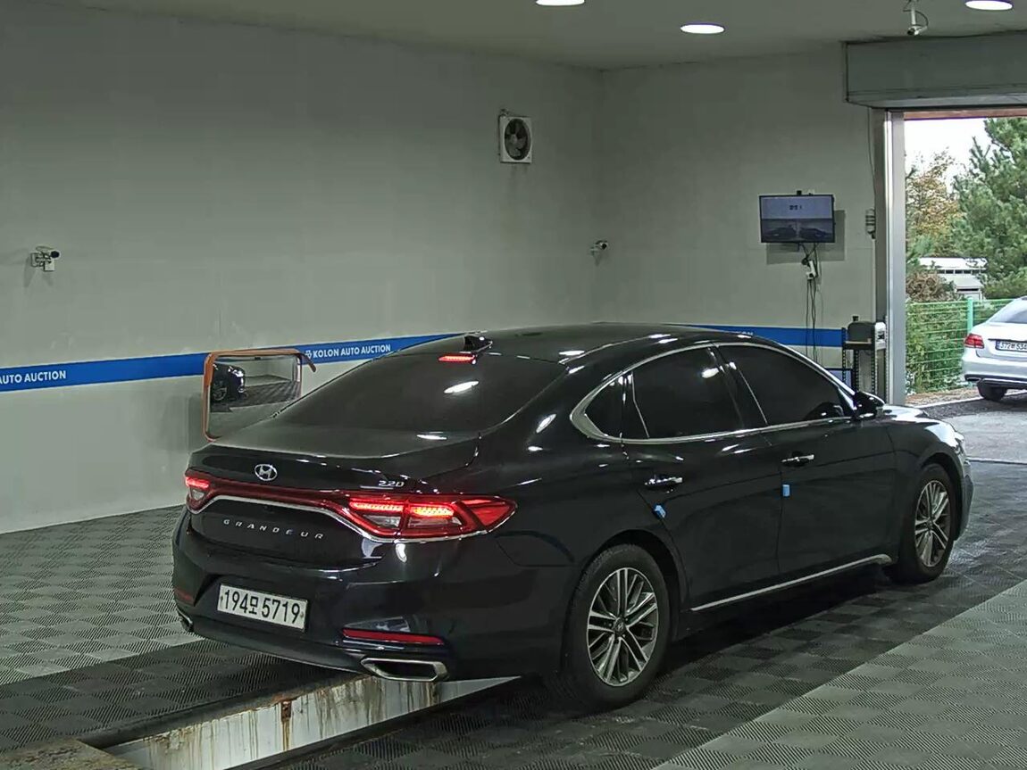 HYUNDAI GRANDEUR IG 2.2 DIESEL MODERN 2019 - zdjęcie 5