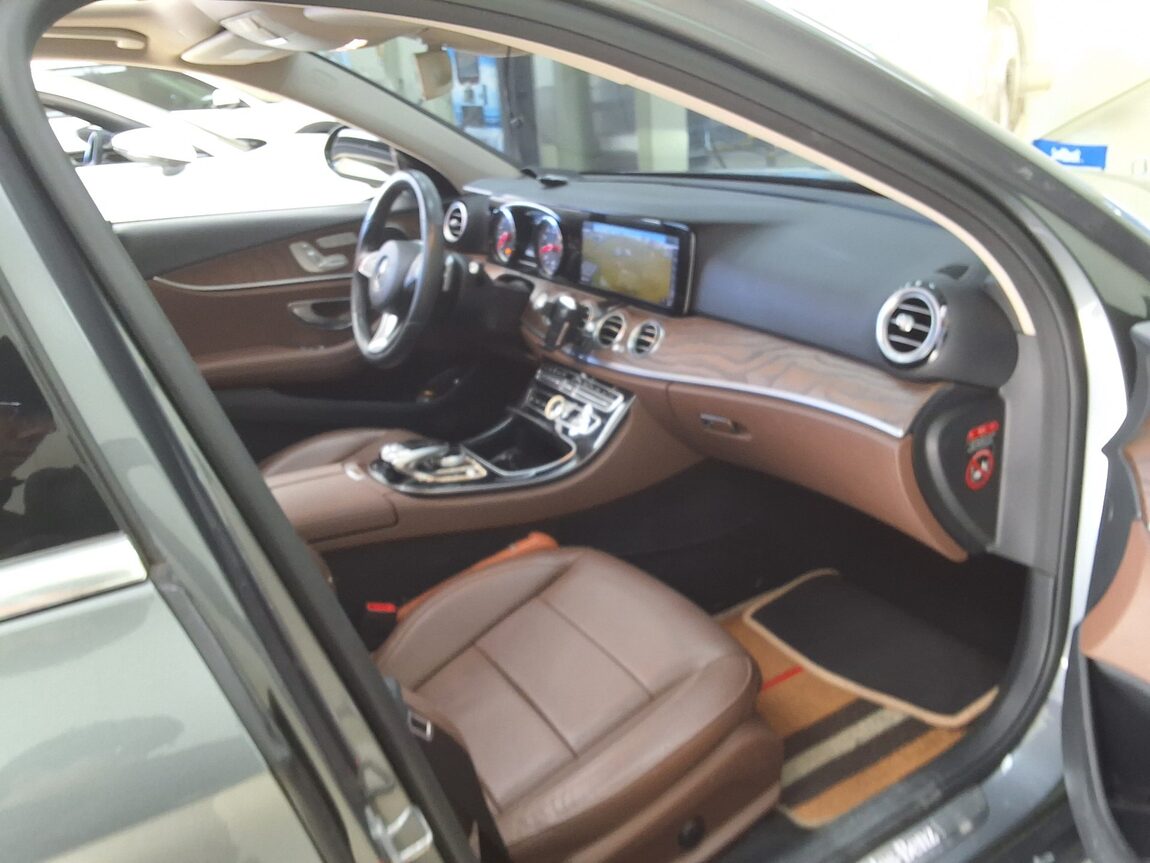 MERCEDES-BENZ E-CLASS (5TH GEN) E300 EXCLUSIVE 2018 - zdjęcie 15