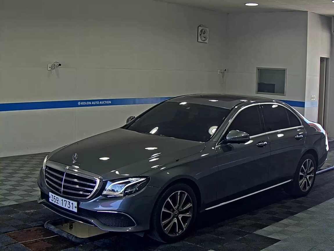 MERCEDES-BENZ E-CLASS (5TH GEN) E300 EXCLUSIVE 2018 - zdjęcie 2