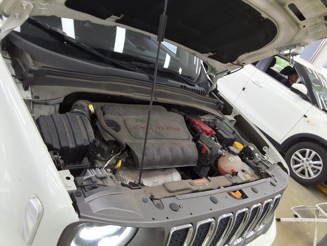 JEEP RENEGADE 2.4 GASOLINE LIMITED 2021 - zdjęcie 19