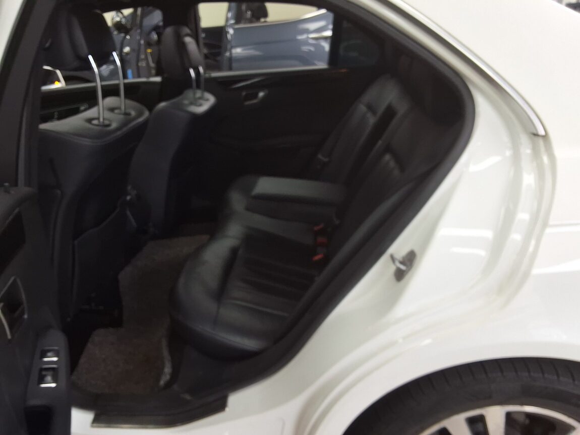 MERCEDES-BENZ E-CLASS (4TH GEN) E220 CDI BLUETEC AVANTGARDE 2015 - zdjęcie 13