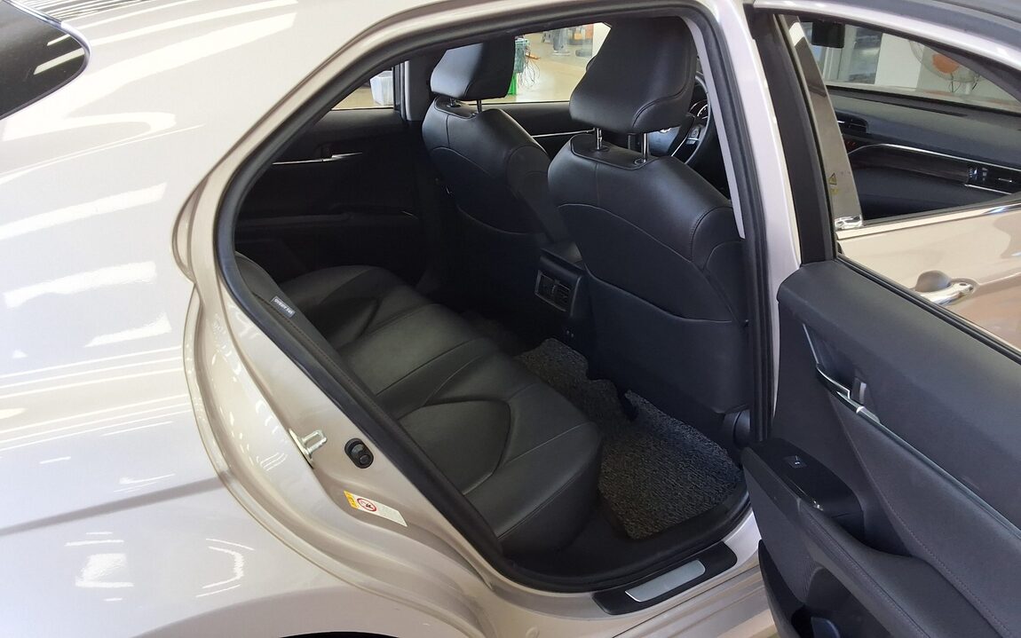 TOYOTA CAMRY (10TH GEN) 2.5 2018 - zdjęcie 13