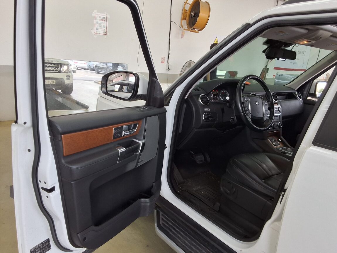 LAND ROVER DISCOVERY 4 3.0 SDV6 HSE 2015 - zdjęcie 10