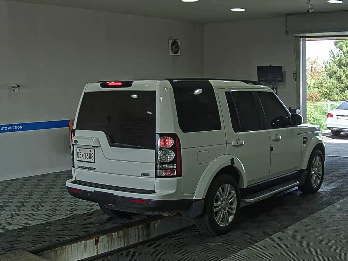 LAND ROVER DISCOVERY 4 3.0 SDV6 HSE 2015 - zdjęcie 5