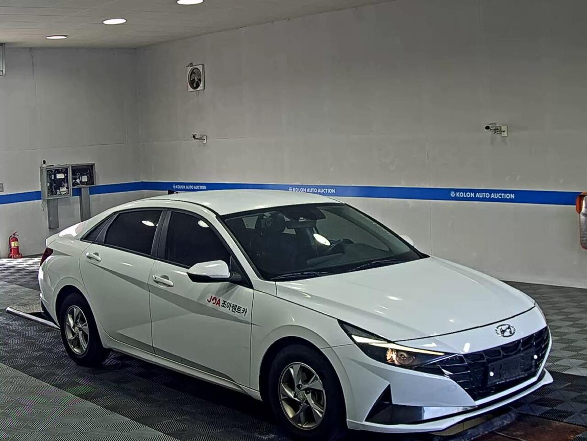 HYUNDAI AVANTE (CN7) 1.6 GASOLINE MODERN 2021 - zdjęcie 3