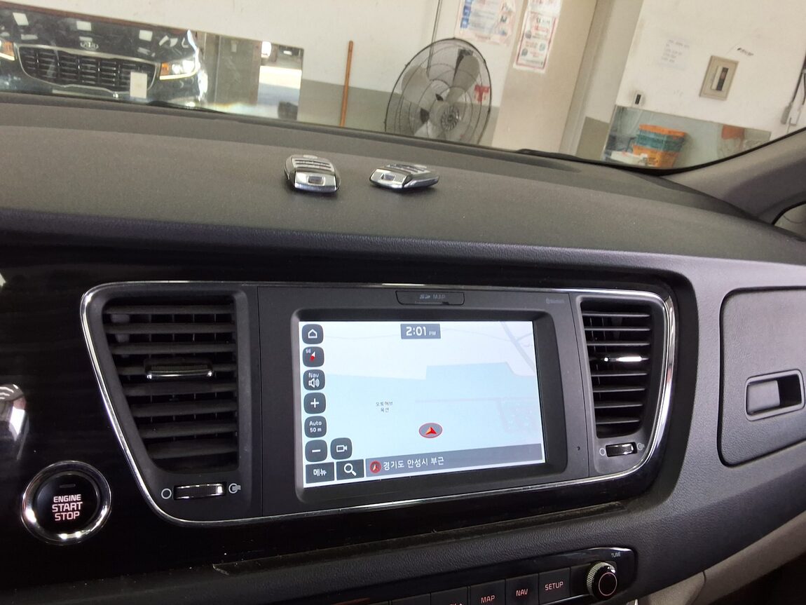 KIA THE NEW CARNIVAL 9-SEATER DIESEL NOBLESSE SPECIAL 2019 - zdjęcie 17