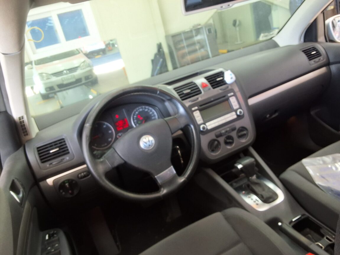VOLKSWAGEN GOLF (5TH GEN) 2.0 TDI 2009 - zdjęcie 12