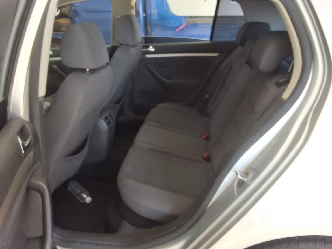 VOLKSWAGEN GOLF (5TH GEN) 2.0 TDI 2009 - zdjęcie 13