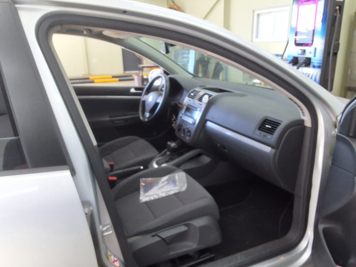 VOLKSWAGEN GOLF (5TH GEN) 2.0 TDI 2009 - zdjęcie 15