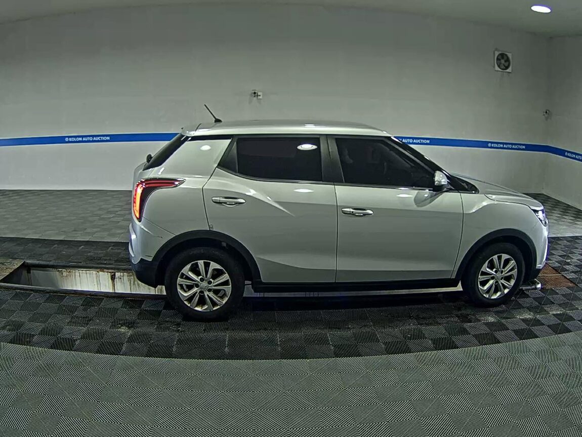 KG MOBILITY (SSANGYONG) VERY NEW TIVOLI 1.6 DIESEL 2WD V1 2020 - zdjęcie 4
