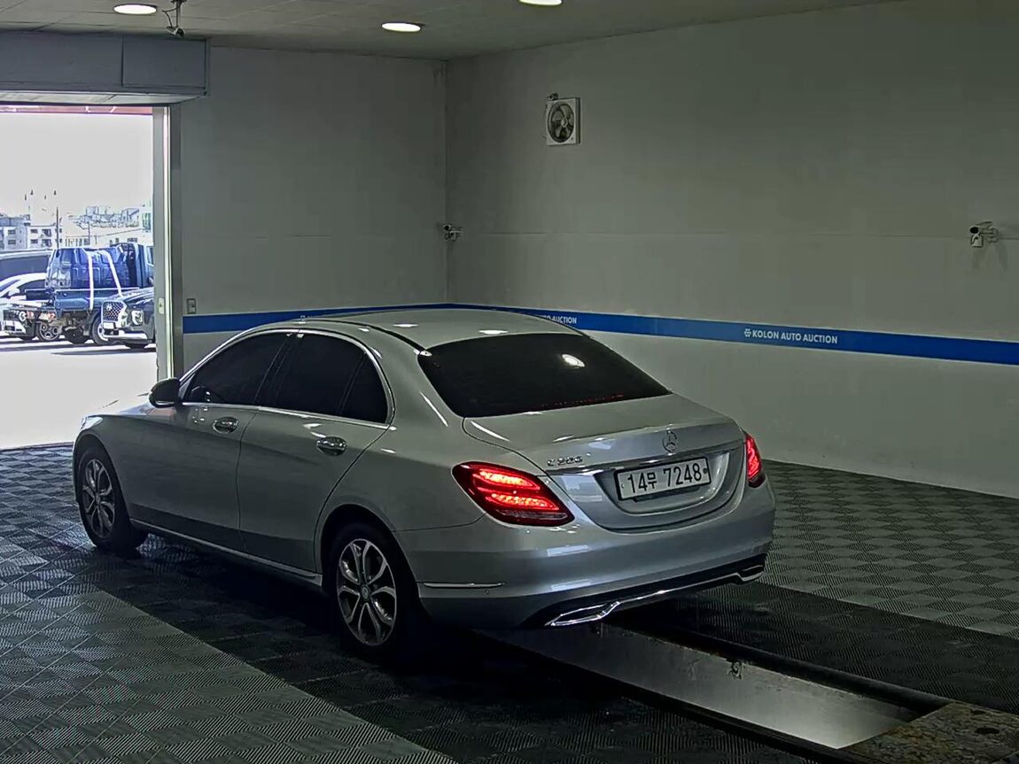 MERCEDES-BENZ C-CLASS (4TH GEN) C200 AVANTGARDE 2015 - zdjęcie 6
