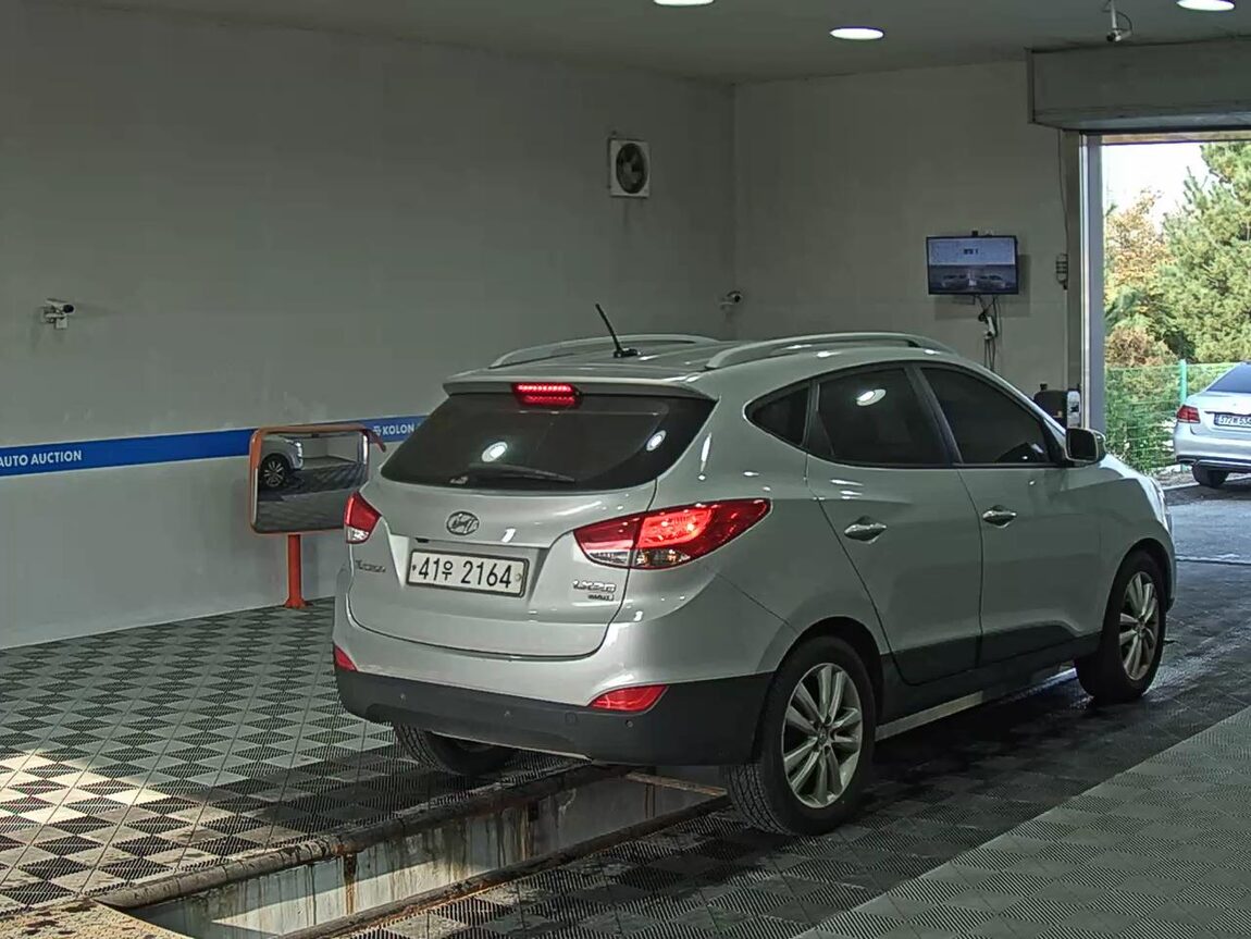 HYUNDAI TUCSON ix DIESEL R20 2WD LX20 SMART PACK 2012 - zdjęcie 5