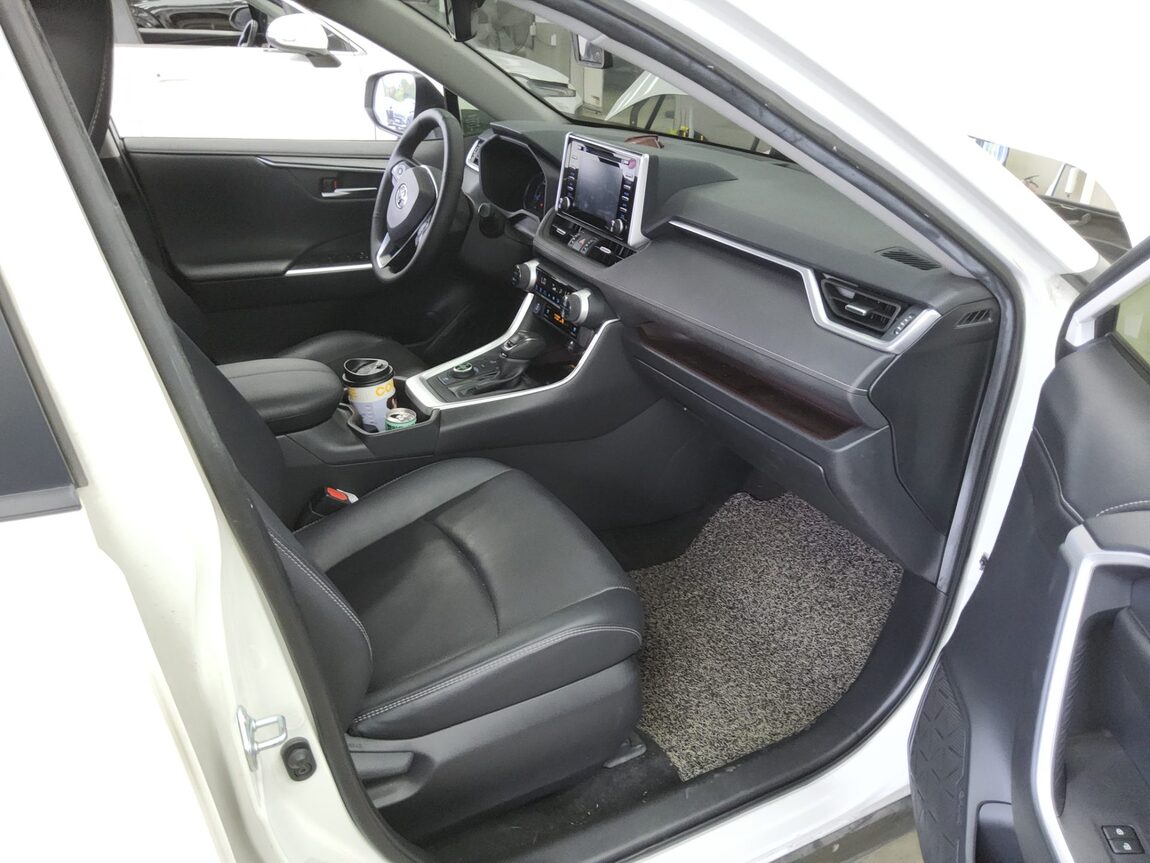 TOYOTA RAV4 (5TH GEN) 2.5 AWD HYBRID 2019 - zdjęcie 14