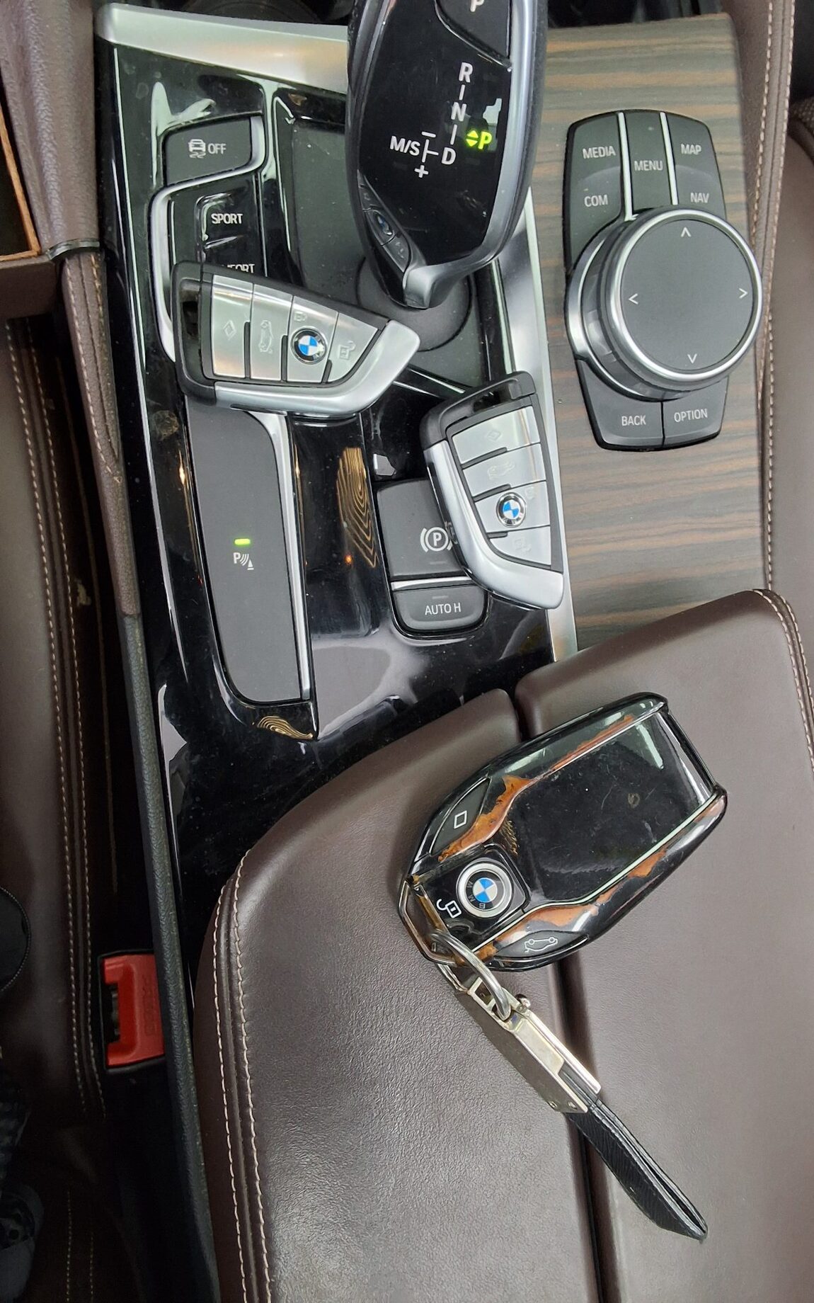 BMW 5 SERIES (7TH GEN) 520d LUXURY LINE PLUS 2018 - zdjęcie 20
