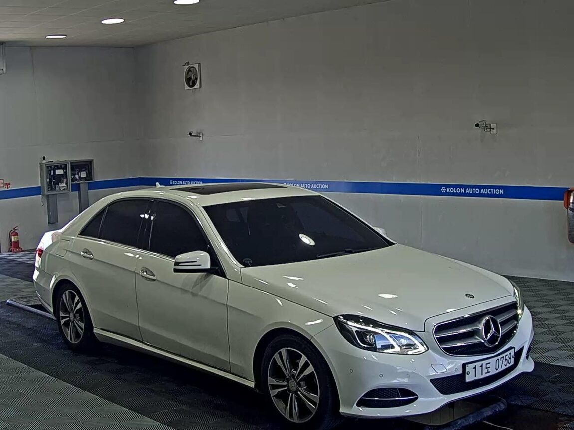 MERCEDES-BENZ E-CLASS (4TH GEN) E220 CDI AVANTGARDE 2016 - zdjęcie 3