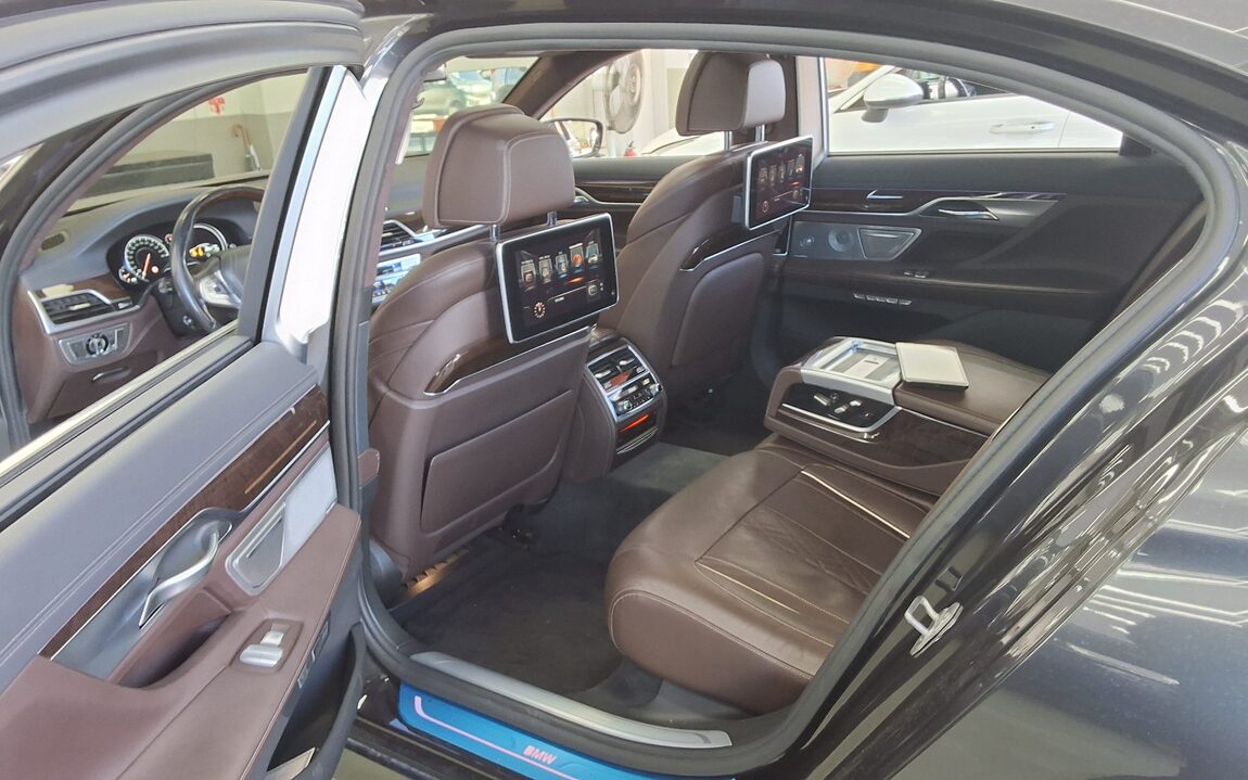 BMW 7 SERIES (6TH GEN) 750Li xDRIVE 2016 - zdjęcie 12