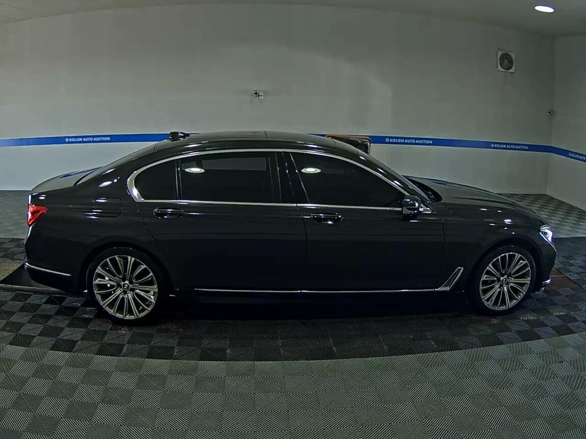 BMW 7 SERIES (6TH GEN) 750Li xDRIVE 2016 - zdjęcie 4