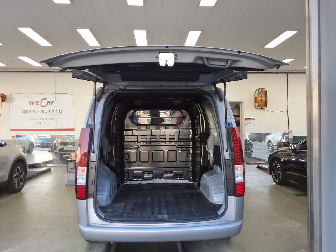 HYUNDAI STARIA 2.2 DIESEL CARGO 5-SEATER MODERN 2022 - zdjęcie 15