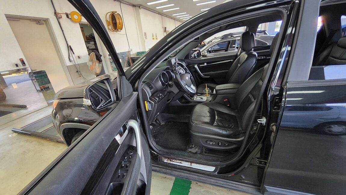 KIA SORENTO R DIESEL 2.0 2WD TLX LUXURY MODEL 2011 - zdjęcie 10