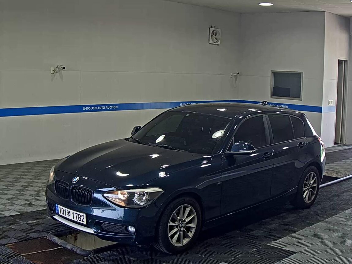 BMW 1 SERIES (2ND GEN) 5-DOOR 118d URBAN LINE 2014 - zdjęcie 2