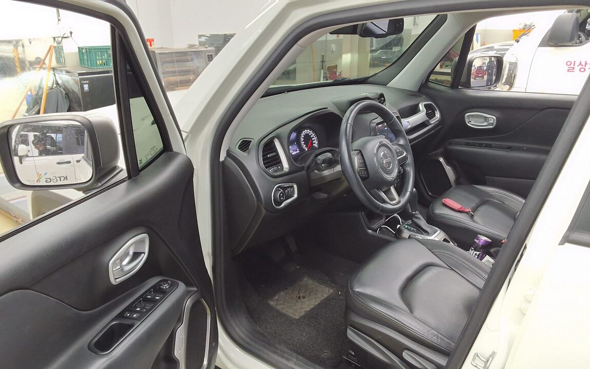 JEEP RENEGADE 1.6 DIESEL LIMITED 2020 - zdjęcie 10