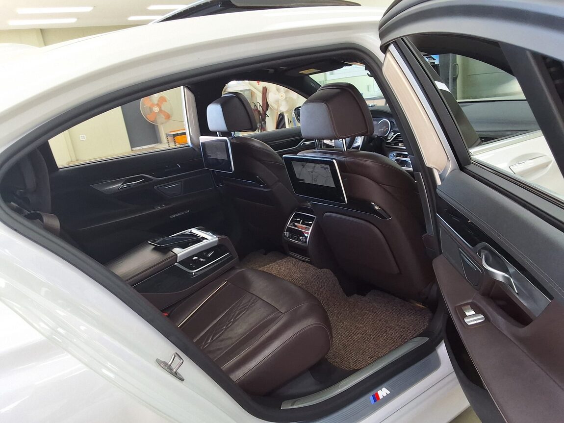 BMW 7 SERIES (6TH GEN) 730Ld xDRIVE M SPORT PACK 2017 - zdjęcie 14