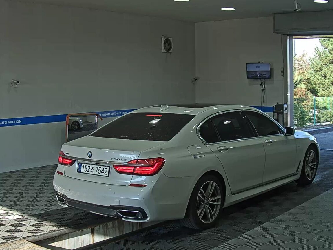 BMW 7 SERIES (6TH GEN) 730Ld xDRIVE M SPORT PACK 2017 - zdjęcie 5