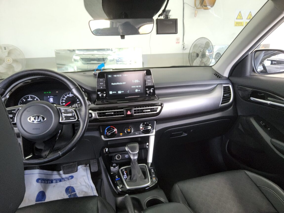 KIA SELTOS 1.6 DIESEL 2WD SIGNATURE 2021 - zdjęcie 11