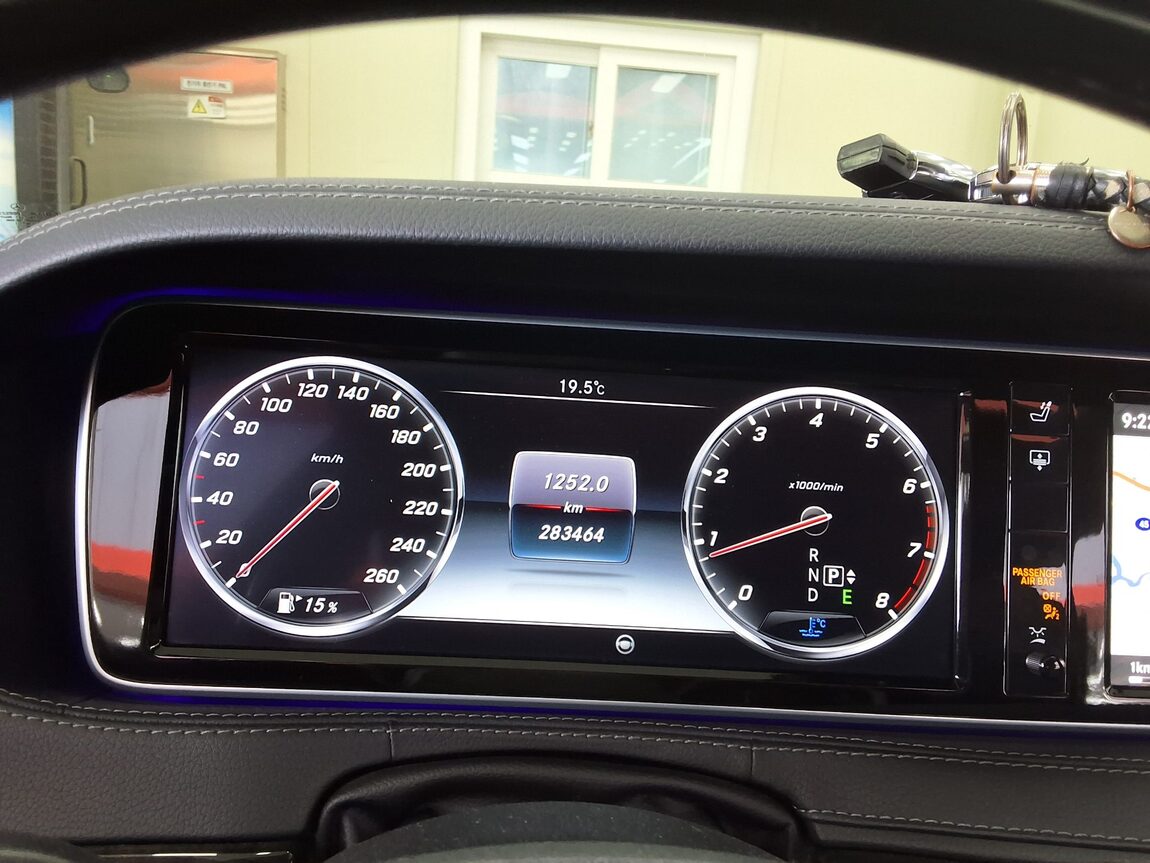 MERCEDES-BENZ S-CLASS (6TH GEN) S400L 4MATIC 2016 - zdjęcie 10