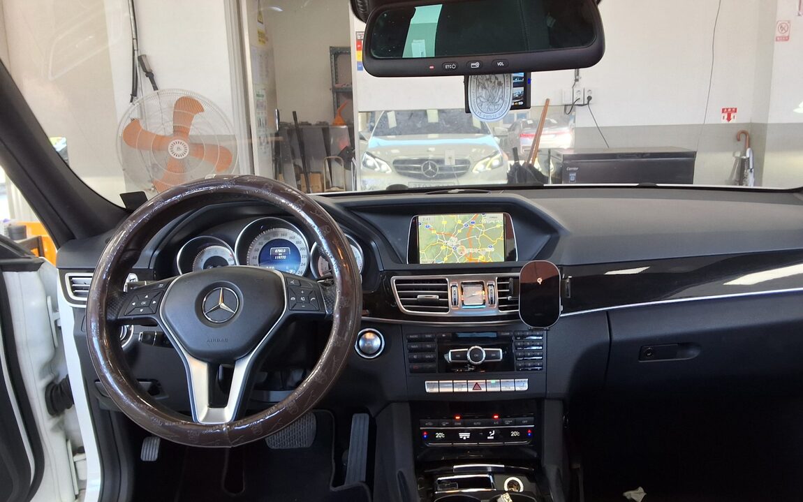 MERCEDES-BENZ E-CLASS (4TH GEN) E300 AVANTGARDE 2014 - zdjęcie 11