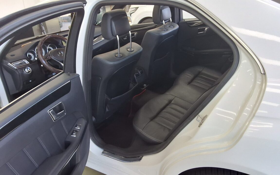 MERCEDES-BENZ E-CLASS (4TH GEN) E300 AVANTGARDE 2014 - zdjęcie 12